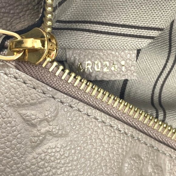 LOUIS VUITTON M44881 MonogramEmpreinte Pochette-Metis 2WAY Shoulder Bag Hand Bag - Picture 3 of 16